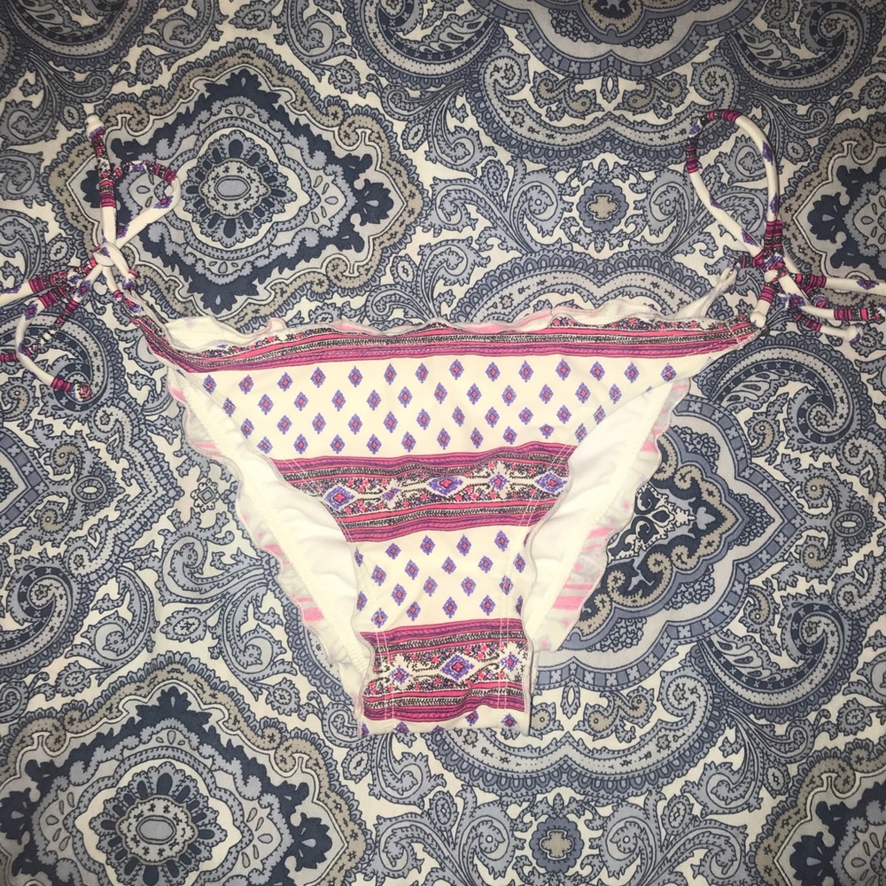 🌟LIMITED TIME🌟 Printed bikini bottoms